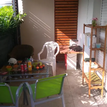 Apparemment3Frontiere Apartment